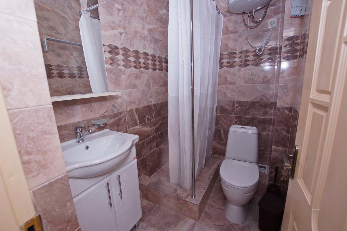 Guest House Belyi Lebed Sukhumi Exterior photo