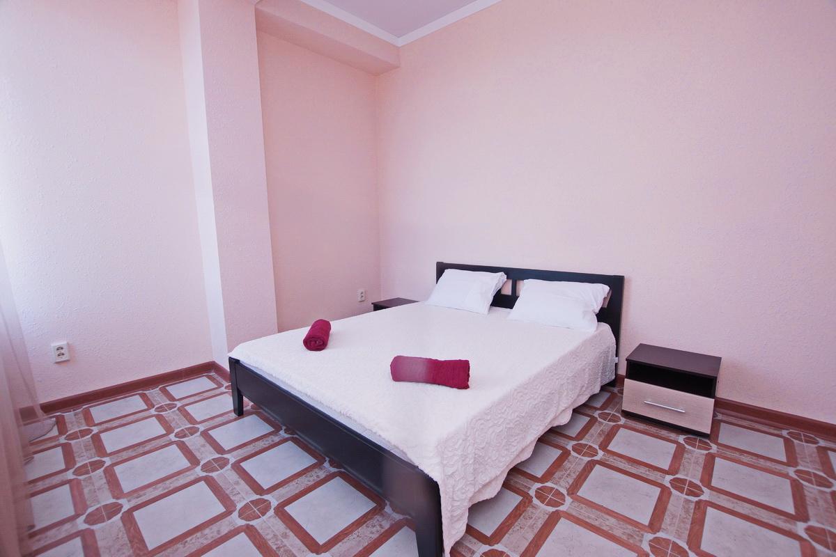 Guest House Belyi Lebed Sukhumi Exterior photo